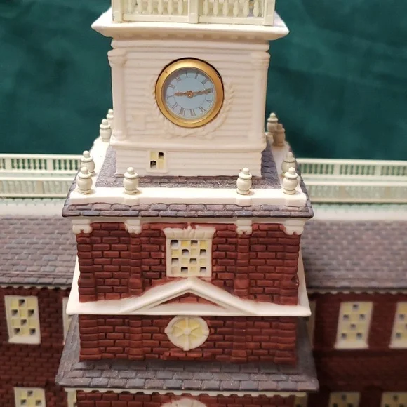 Department 56 Independence Hall - Picture 6 of 17